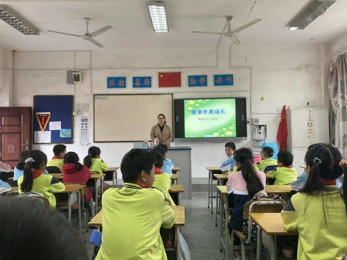 家校合力 共品文化大餐 2016級(jí)家長(zhǎng)課堂活動(dòng)紀(jì)實(shí)